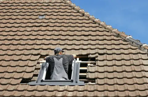 Pose de velux - Rignieux-le-Franc